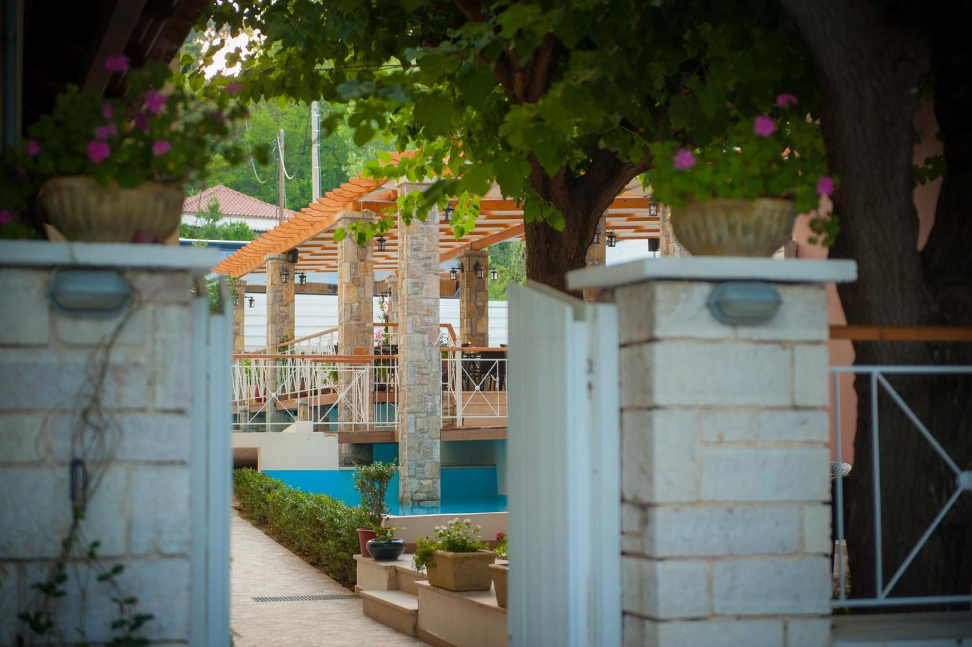 Neda Hotel أولمبيا المظهر الخارجي الصورة