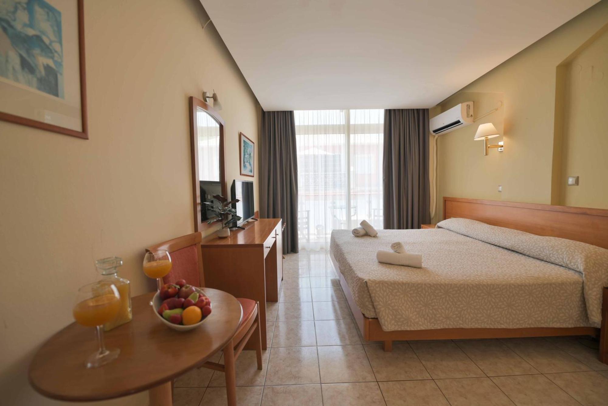 Neda Hotel أولمبيا المظهر الخارجي الصورة