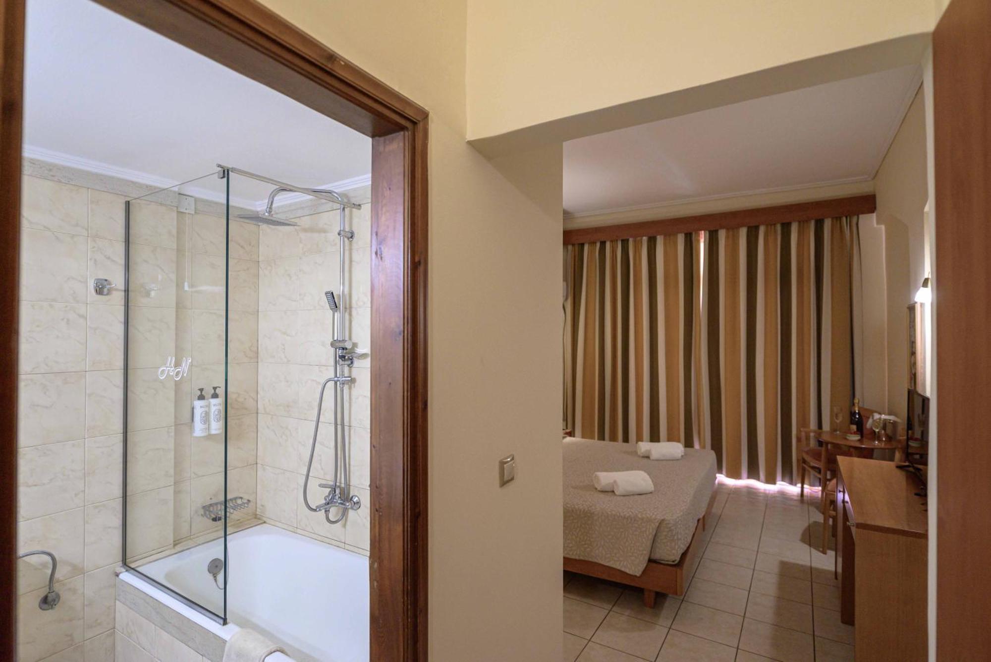 Neda Hotel أولمبيا المظهر الخارجي الصورة